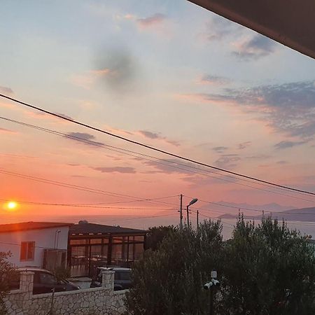 Mihal Suites Sarandë Eksteriør billede