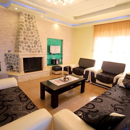 Mihal Suites Sarandë Eksteriør billede