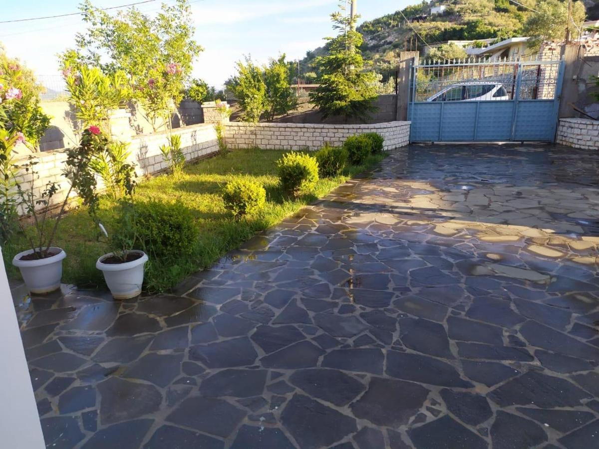 Mihal Suites Sarandë Eksteriør billede