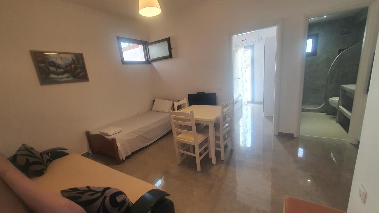 Mihal Suites Sarandë Eksteriør billede