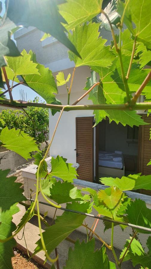 Mihal Suites Sarandë Eksteriør billede