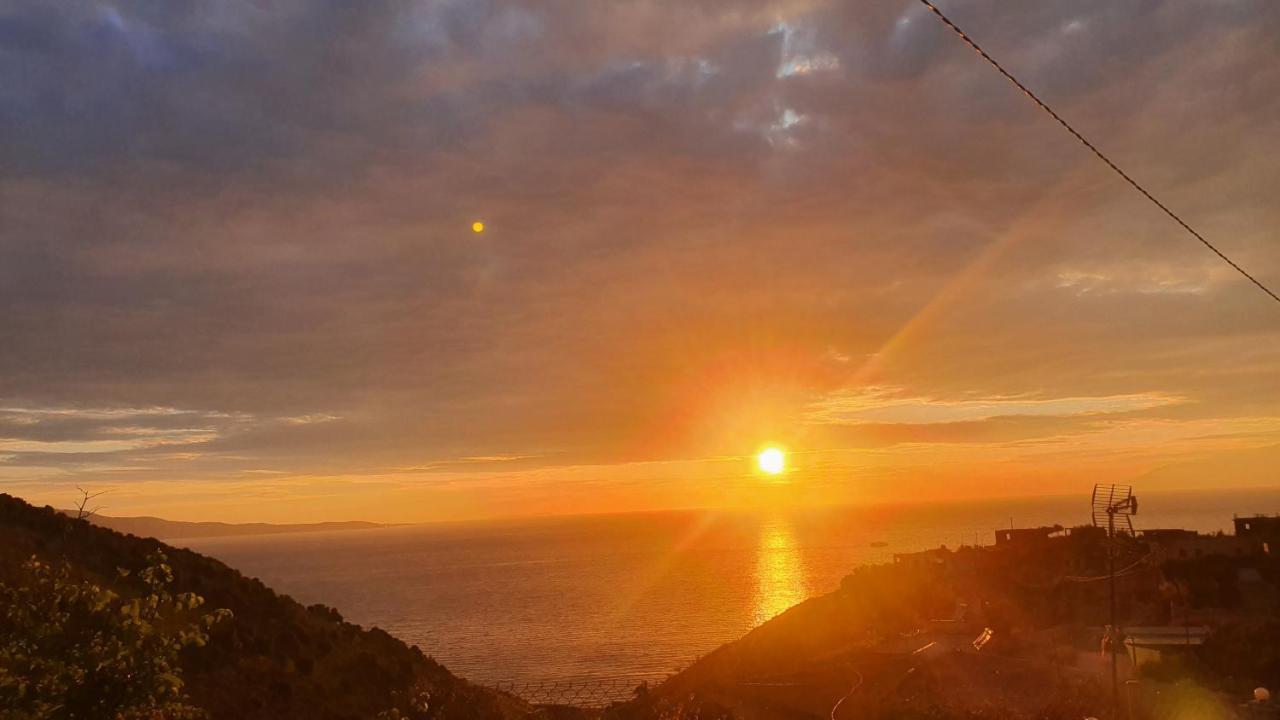 Mihal Suites Sarandë Eksteriør billede