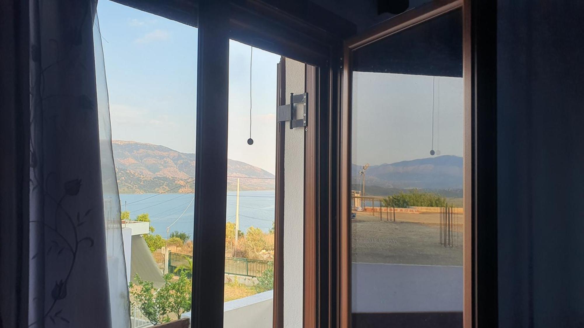 Mihal Suites Sarandë Eksteriør billede