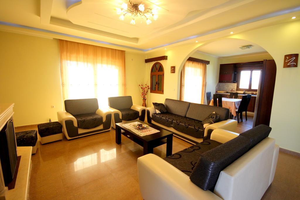 Mihal Suites Sarandë Eksteriør billede