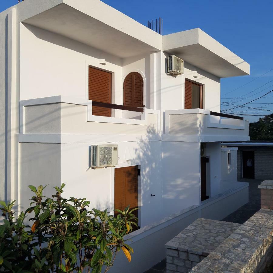 Mihal Suites Sarandë Eksteriør billede